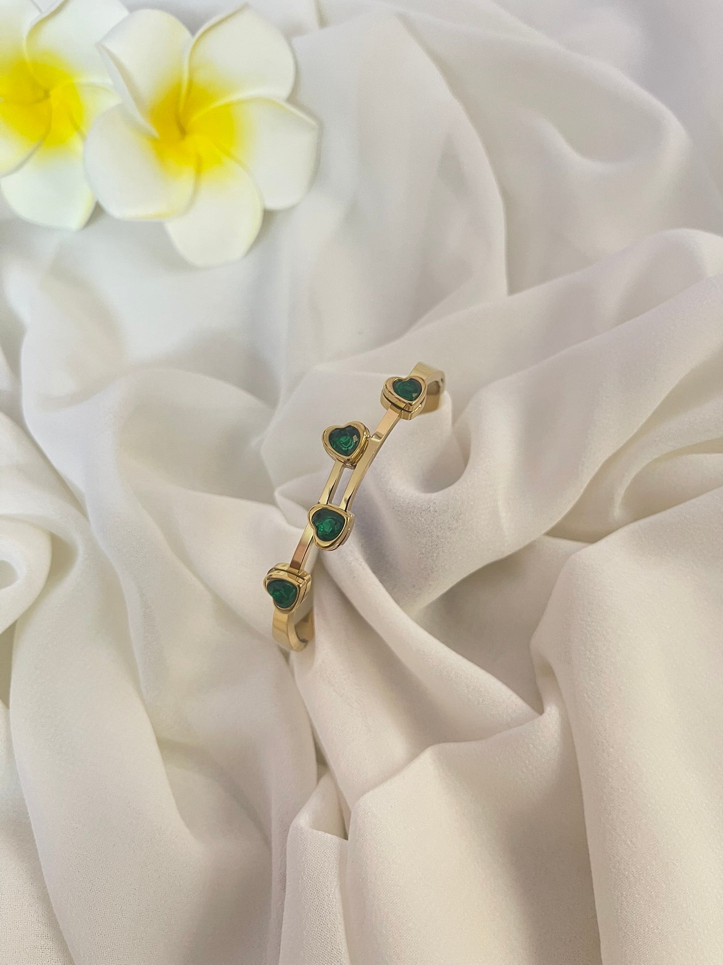 Emerald Love Kada Bracelet