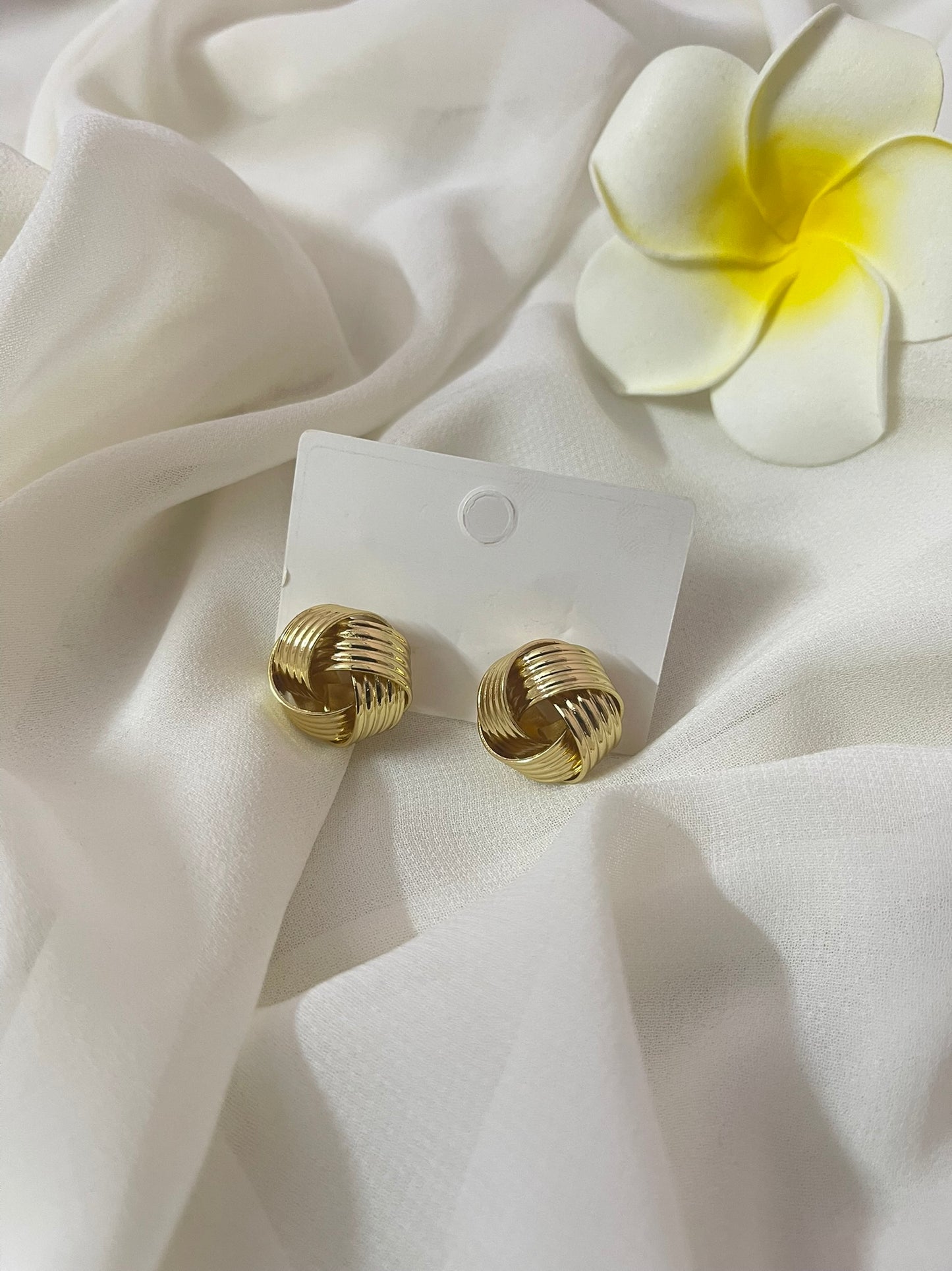 Golden Knot Earring