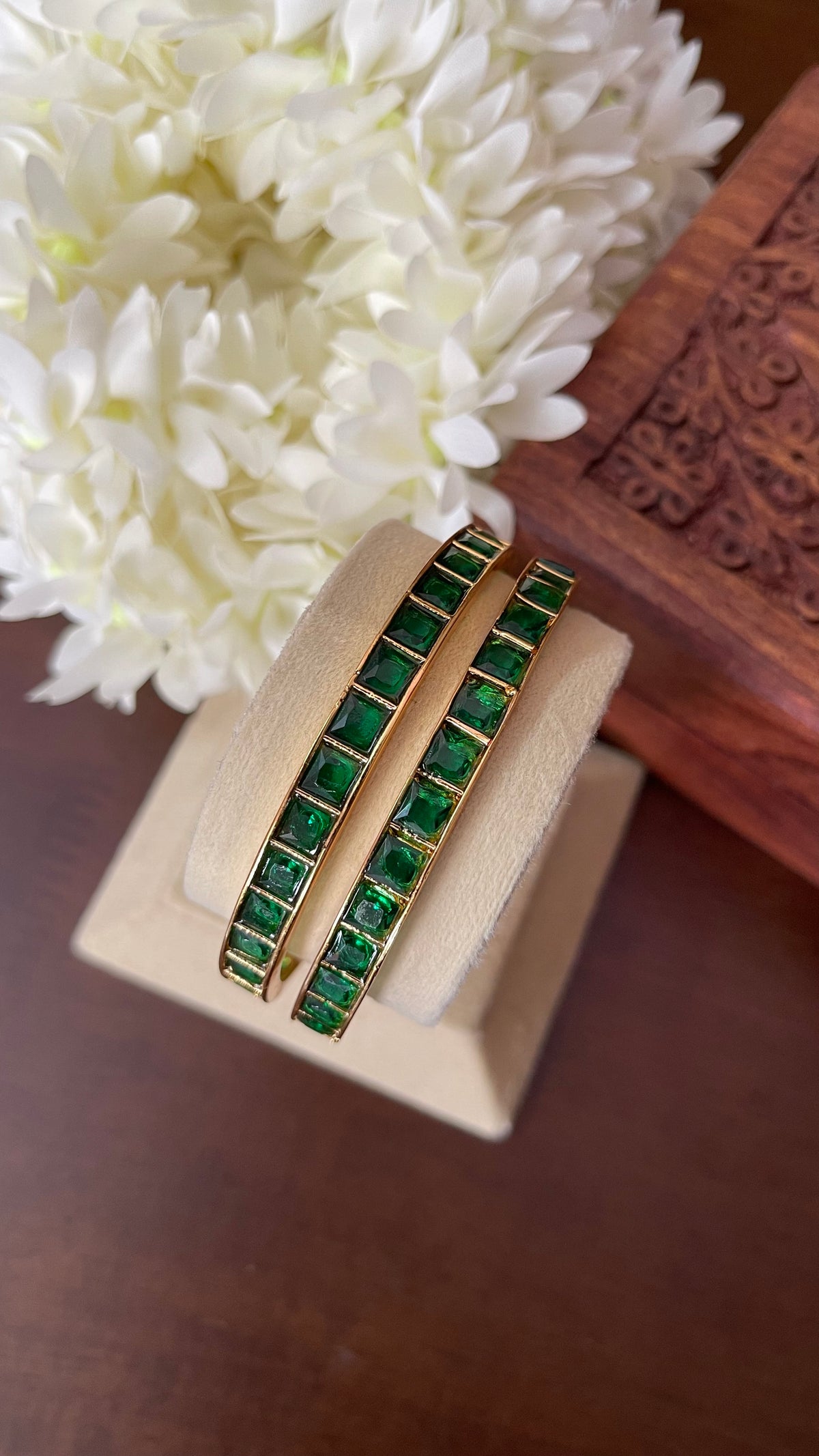 Emerald Green Square Stone Bangles – Pair