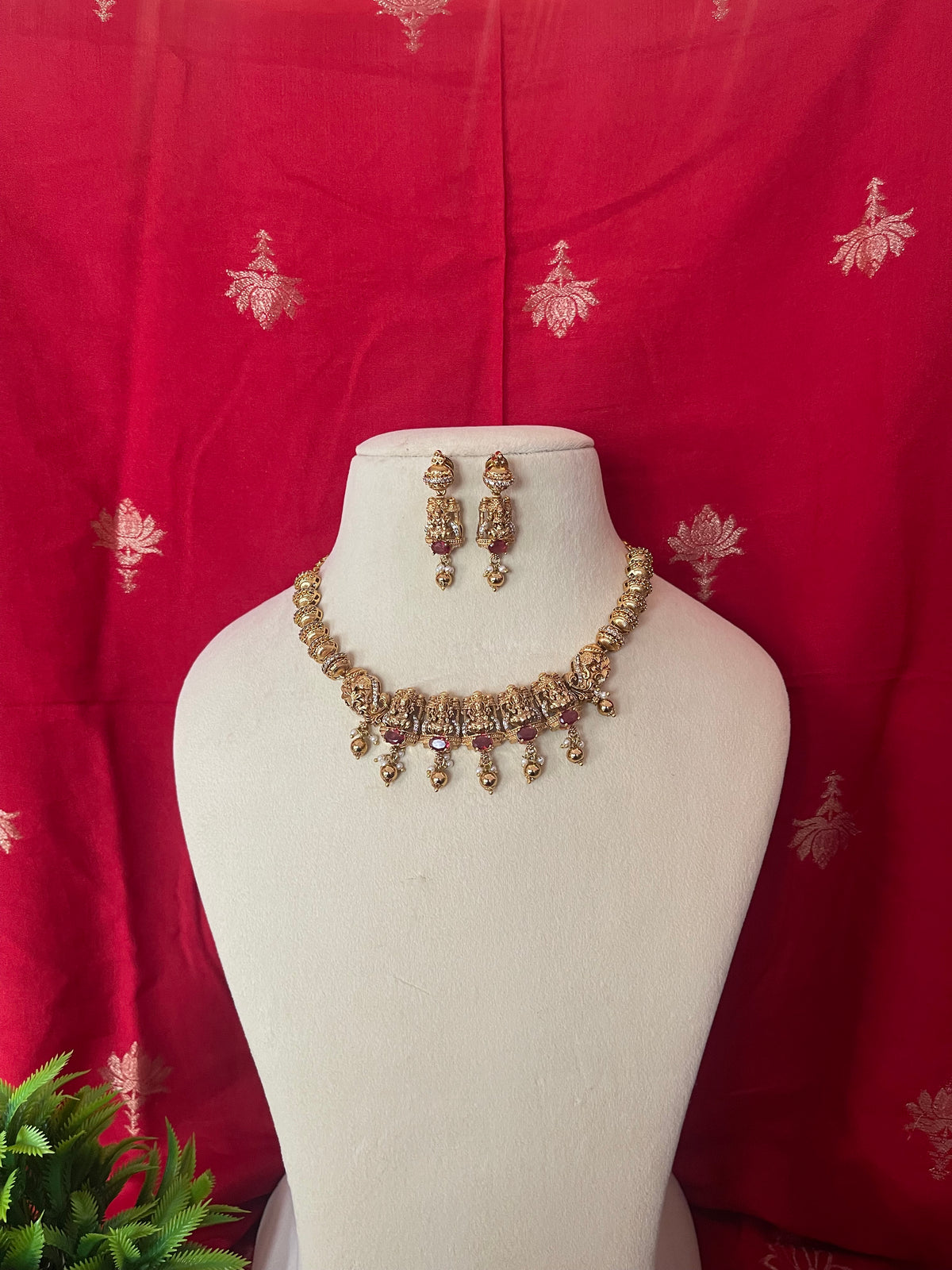 Nakshi 3D embossed Stone Necklace Set
