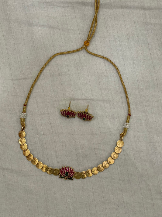 Lotus coin choker