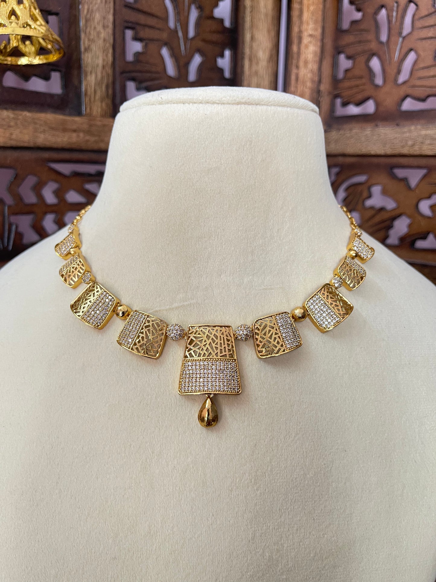 Boxy Necklace