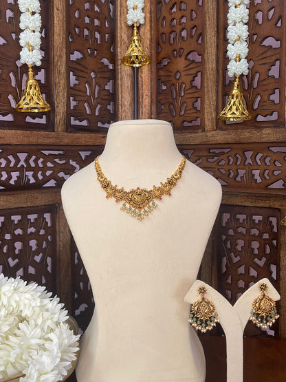 Antique Floral Necklace Set