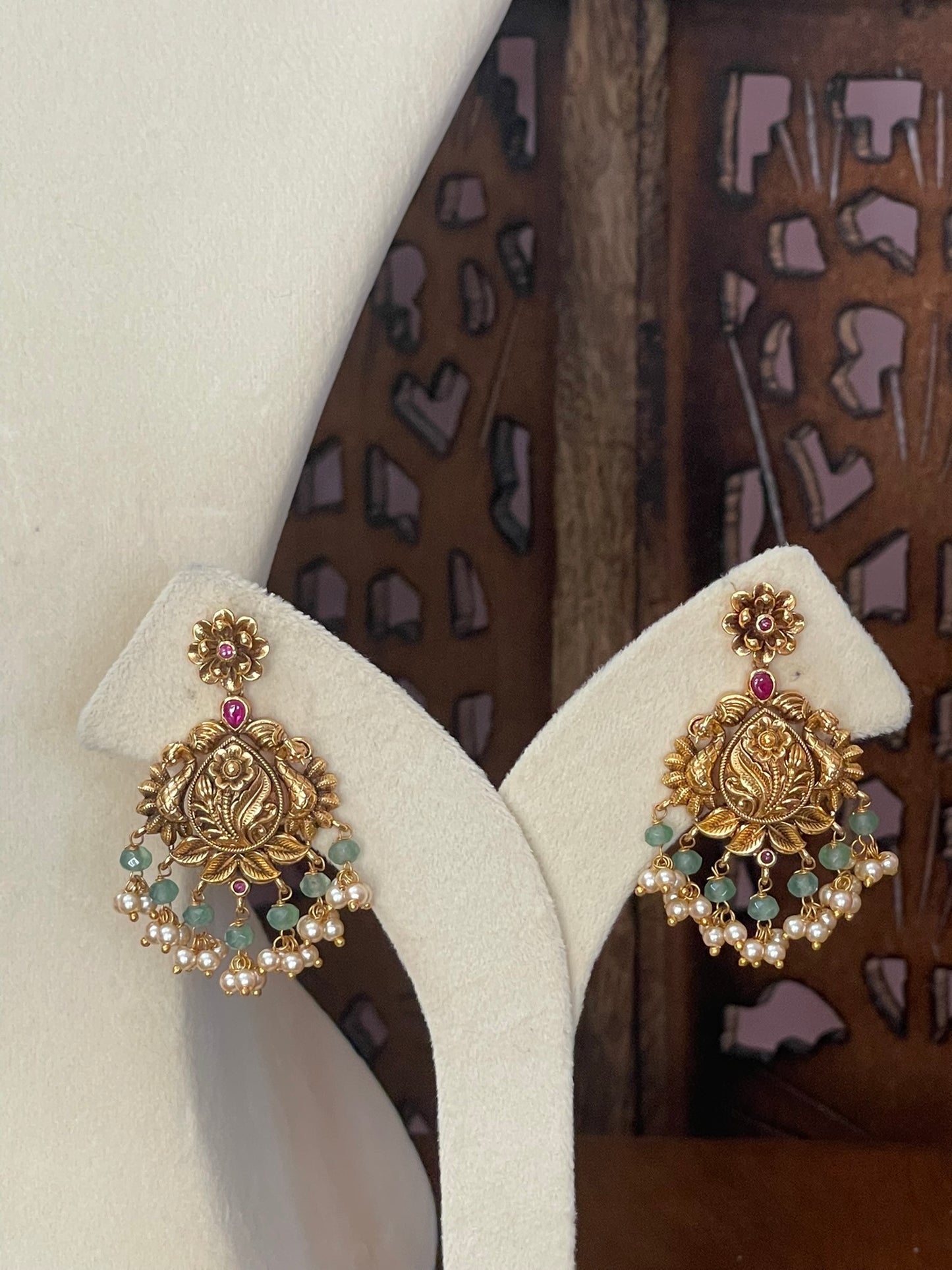 Antique Floral Necklace Set