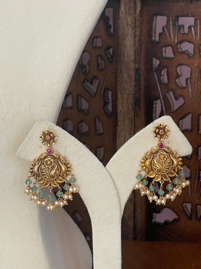 Antique Floral Necklace Set