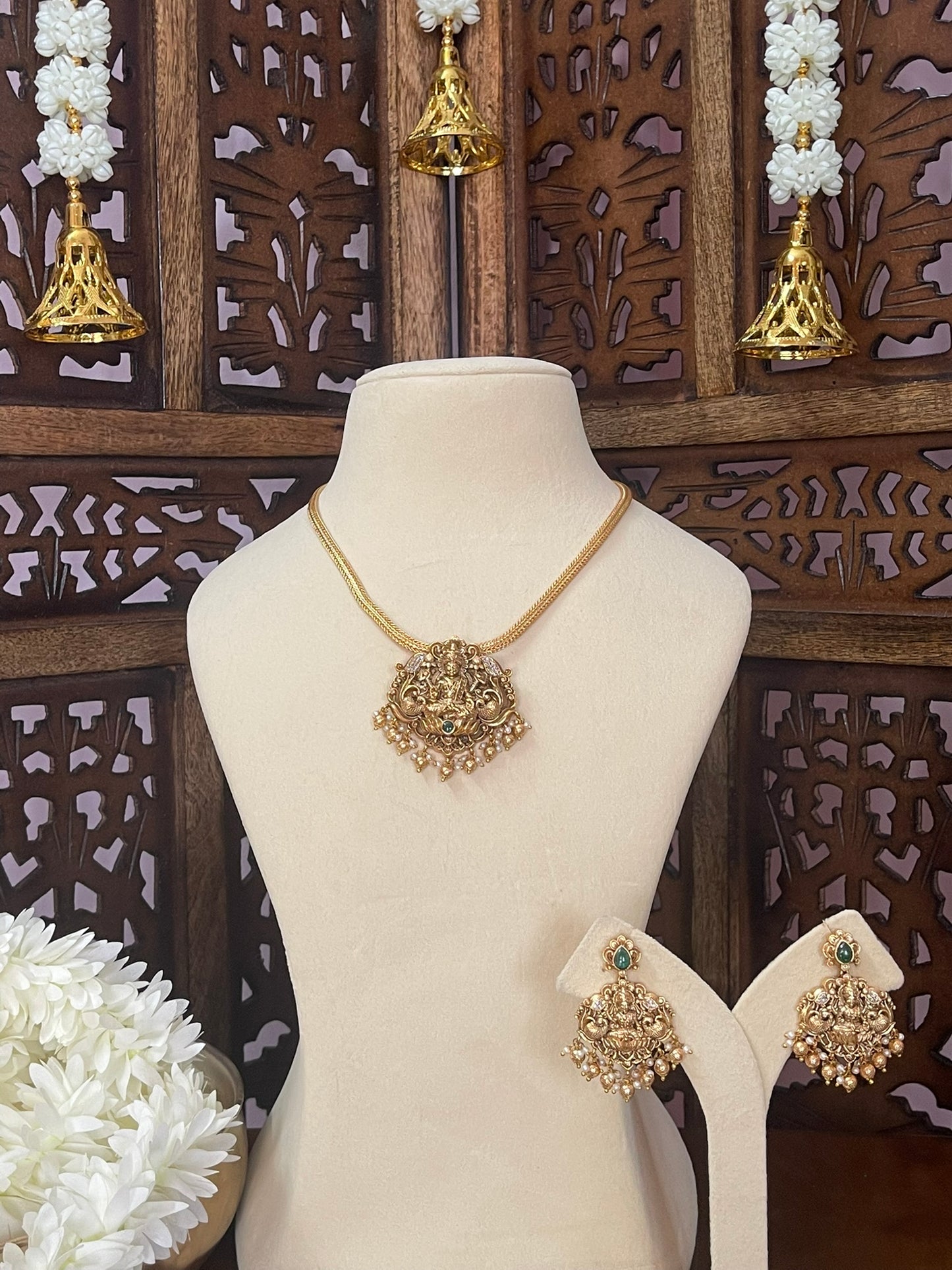Antique Lakshmi Nakshi Pendant Set