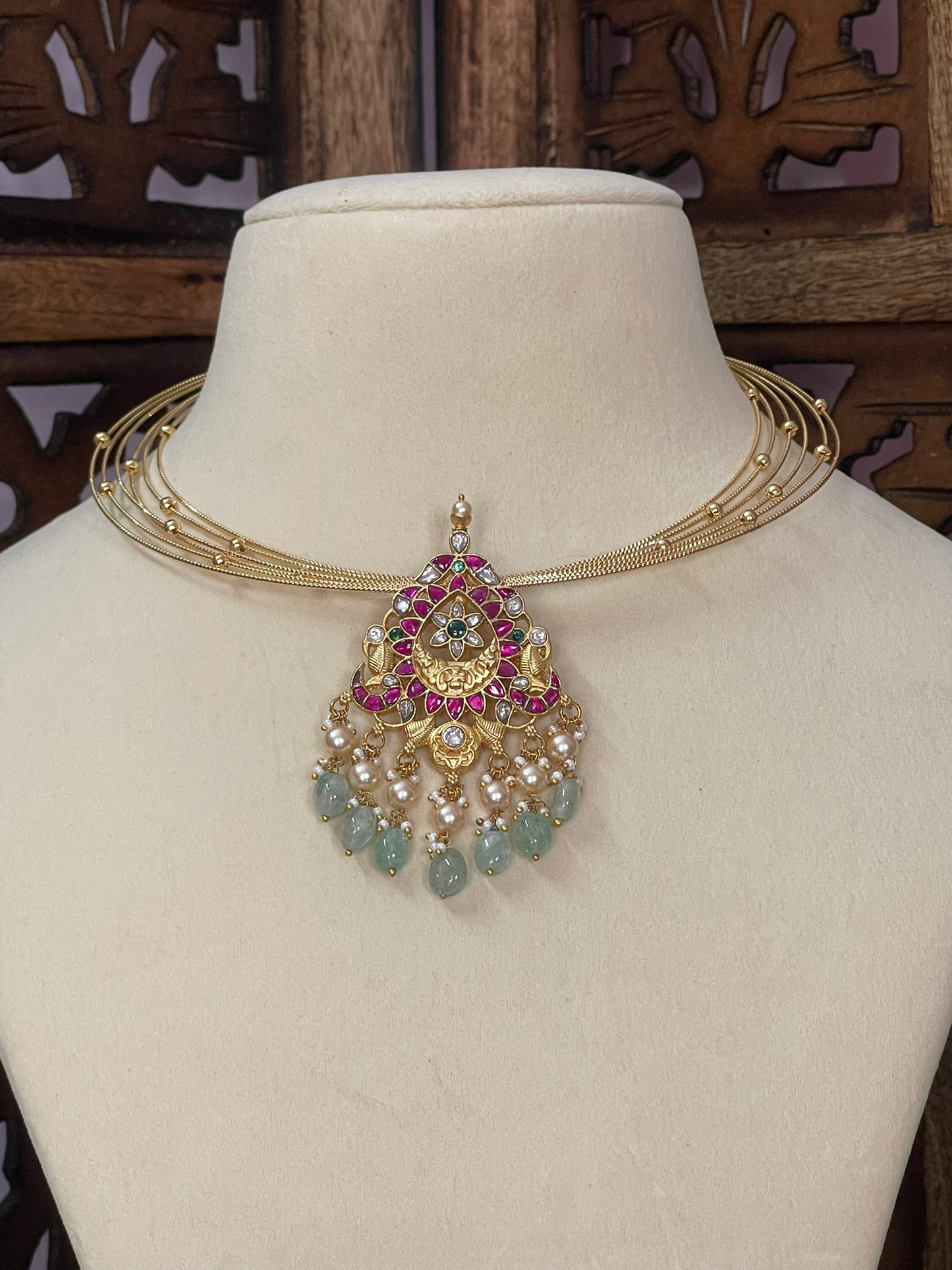 Jadau Pendant Hasli Necklace