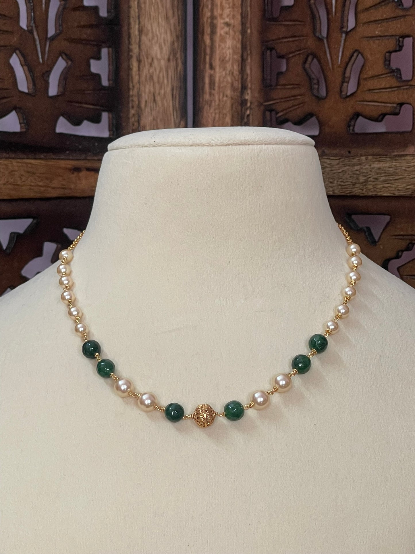 Antique Pearl Red/Green Ball Chain Necklace