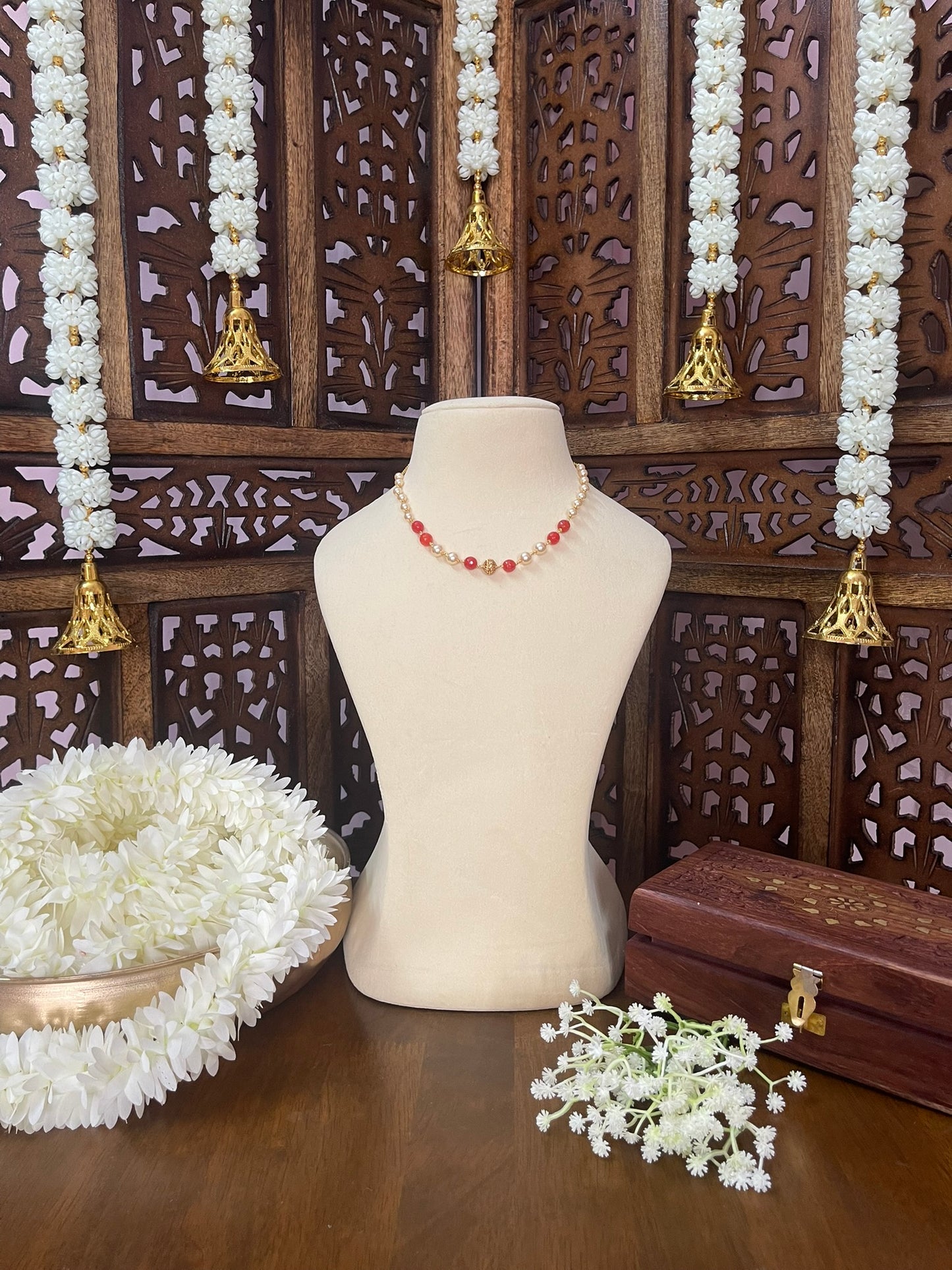 Antique Pearl Red/Green Ball Chain Necklace
