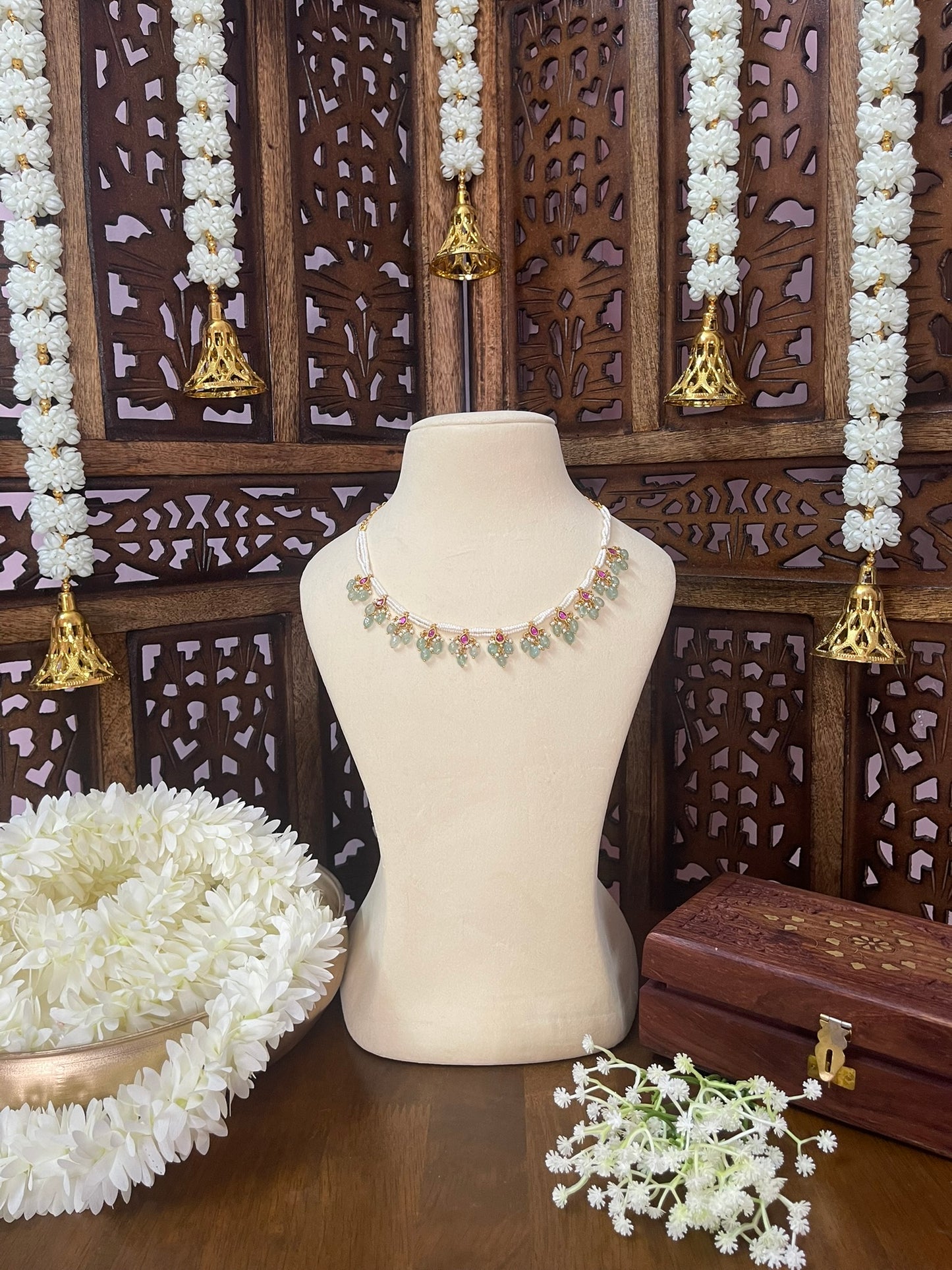 Jadau Thilak Pearls Necklace