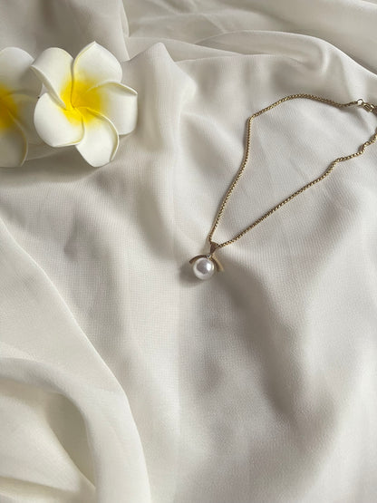 Pearl Drop Pendant Chain