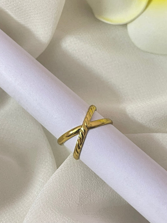 Cross Wrap Finger Ring